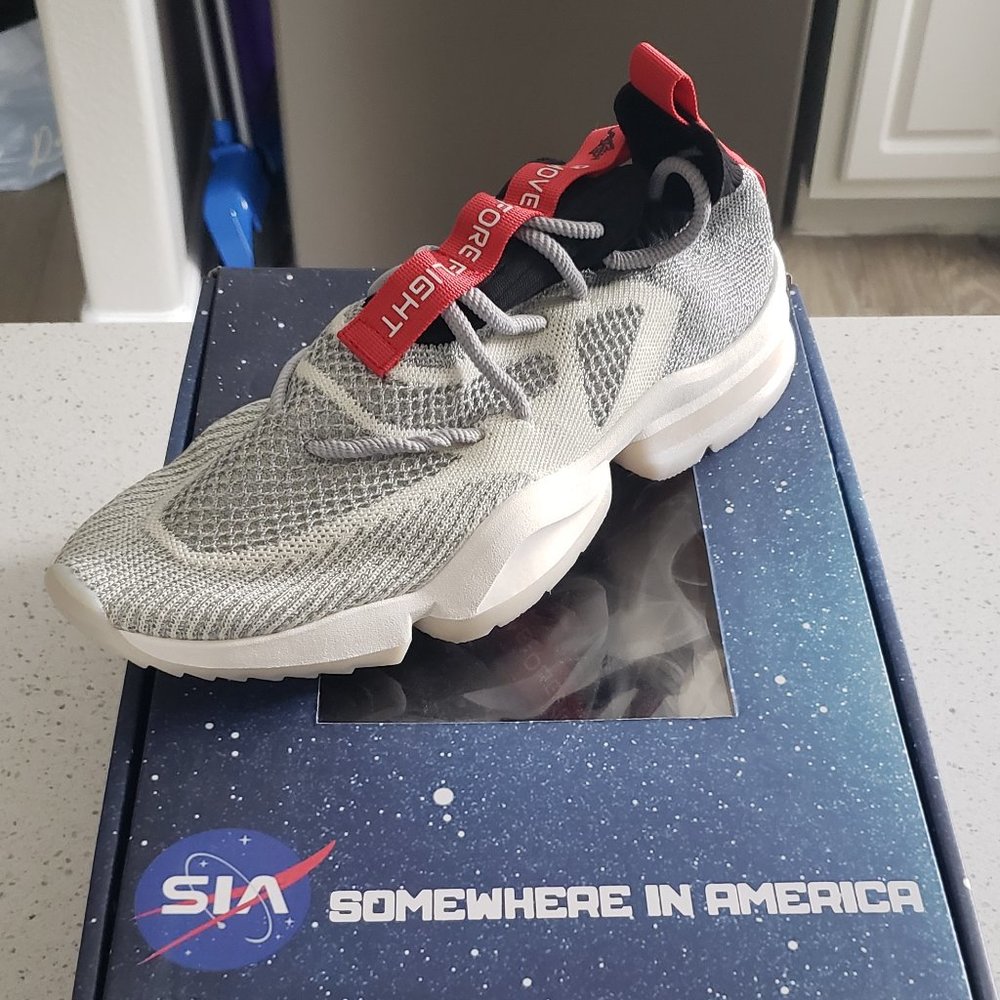Sia Collective CV 0.02 White Nasa / Sia Nasa T Shirt